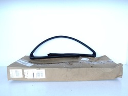 Ferrari portofino f164 17-23 прокладка планка скла лобовий передній фото №1