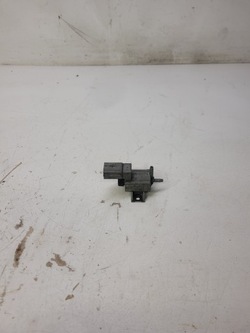 Клапан вакуум audi s4 s5 a6 3.0 t 079906283b фото №1