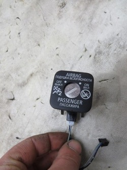 Выключатель выключатель подушка безопасности outlander iii фото №1