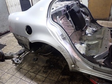 Superb i крило зад правий чверть задня 9102 фото №1