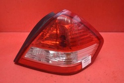 Лампа правая зад задняя 225040-02 nissan tiida 1 i sedan 04-08 фото №1