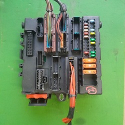 Коробка запобіжників bsi opel vectra c рестайлінг 1.9 cdti 13205776fr фото №1