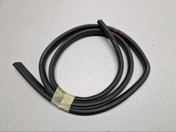 Ford fiesta mk7 5d прокладка двері права зад фото №1