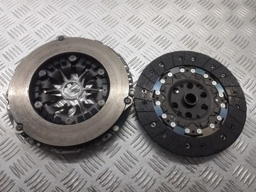 Притиск зчеплення з диск vw golf v plus 1.9 tdi фото №1