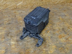 Audi q3 8u 11-18 основание корпус акумулятора фото №1