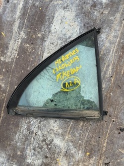 Mercedes c клас w203 скло бокова задня праві зад sedan 43r-001582 фото №1