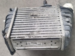 Радиаторов интеркулер fabia ii 1.4 tdi 6q0145804a фото №1