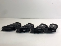 Opel astra j iv решітка повітропровід середня ліва 13261538 фото №1