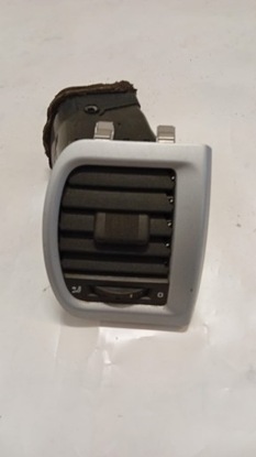 Решётка воздуховод правая skoda fabia ii 5j0819702 !!! фото №1