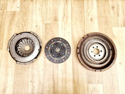 Skoda fabia vw polo iv 1.2 колесо маховики диск прижим фото №1