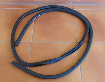 Fiesta mk6 02-08 прокладка дверь левый зад karoser. фото №1