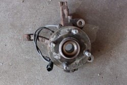 Mazda 2 07-14 поворотный кулак правая перед 1.5 бензин фото №1