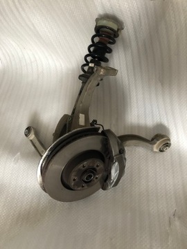 Audi q5 80a ступиця поворотна опора amort ліва сторона фото №1