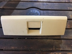 Audi a6 c7 бардачок сидіння перед 8k0882601c фото №1