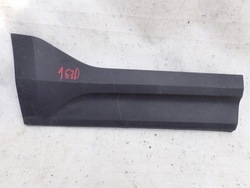 Volvo xc40 17- накладка планка двері праві зад фото №1