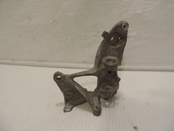 Лапи кріплення генератора ford fiesta mk7 1.6 tdci 9653249480 фото №1