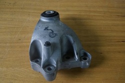 Лапи подушка двигуна gla x156 w156 a2462401109 фото №1