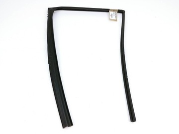 Прокладка скла двері перед toyota chr 68142-f4010 фото №1