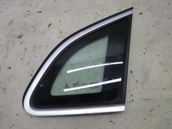 Скло кузовна бокова права volvo v40 ii фото №1