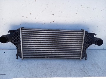 Интеркулер mercedes ml gl gls w166 a0995000600 фото №1