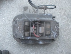 Audi q7 4l суппорт задний левый фото №1