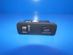 Volvo xc90 ii кнопка відкривання кришки багажника фото №1