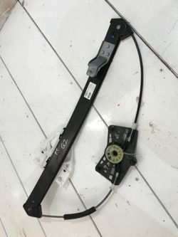 Механізм підйомник вікна праві зад audi q2 фото №1