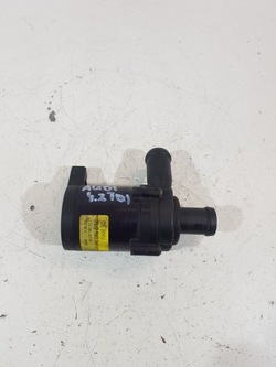 Дополнительный насос воды 7l0965561l audi a8 q7 4.2tdi фото №1