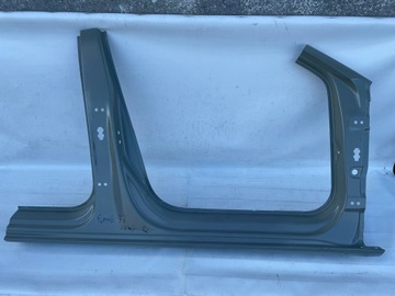 Superb iii 3v9 3v5 поріг праві новий оригінал фото №1