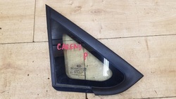 Скло кузовна перед права kia carens iii фото №1