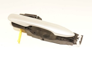 Ручка двері праві перед toyota yaris iv 20-23r eu фото №1