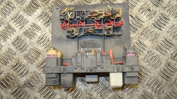 Модуль бортовой сетью volkswagen оригинальный номер 3c0937049a блок управления коробка номер m980 фото №1