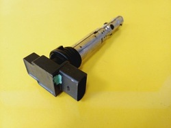 Катушка зажигания vw golf iv 1.4 16v 03d905715a nr783 фото №1