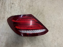 Mercedes e w213 лівий зад a2139068100 фото №1