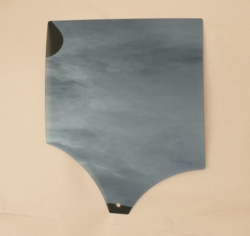 Стекло з дверь правый зад volvo xc40 as3 оригинальный номер фото №1