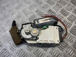 Audi a8 d2 двигунчик люк 403776 фото №1