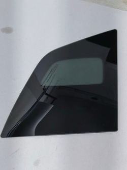 Opel frontera c 2024- 1.2 м'який гібрид скло кузовна лівий зад фото №1