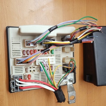 Модуль 519219307 коробка запобіжників usm-x61 renault фото №1