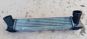 Радиаторов интеркулер bmw 1 e87 3 iii e90 3093796 фото №1