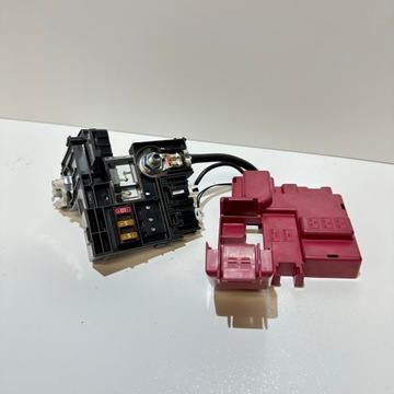 Toyota yaris cross клема плюсова запобіжник фото №1