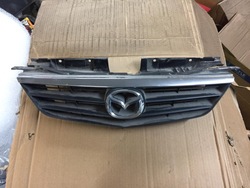 Решётка радиатора решётка mazda 626 рестайлинг 2000-2002 фото №1