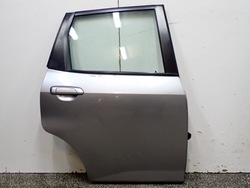 Двері праві зад комплектні європа оригінал honda jazz ii 05r фото №1