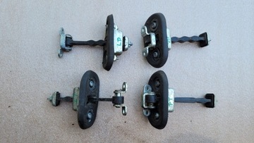 Fiat croma ii ограничитель дверь правый перед фото №1