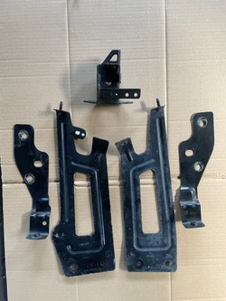 Range rover velar крепление крыльев комплект фото №1