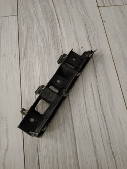 Ковзун бампера праві passat b6 3c0807184 фото №1