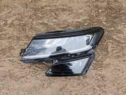 Skoda kodiaq повний led лампа ліва перед передня фото №1