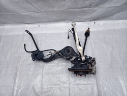 Nissan x-trail t32 поворотна опора зад задня ліва комплект фото №1