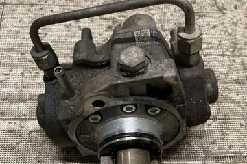 Насос топлива toyota avensis estate _t25_ 221000r020 2.2l дизель 2007 фото №1