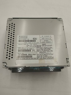 Volvo v70 панель / радиопроигрыватель cd/dvd/gps 31328067aa фото №1