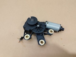 Двигунчик двірники кришки зад vw touareg i роки 2002-2006 7l0955712b фото №1